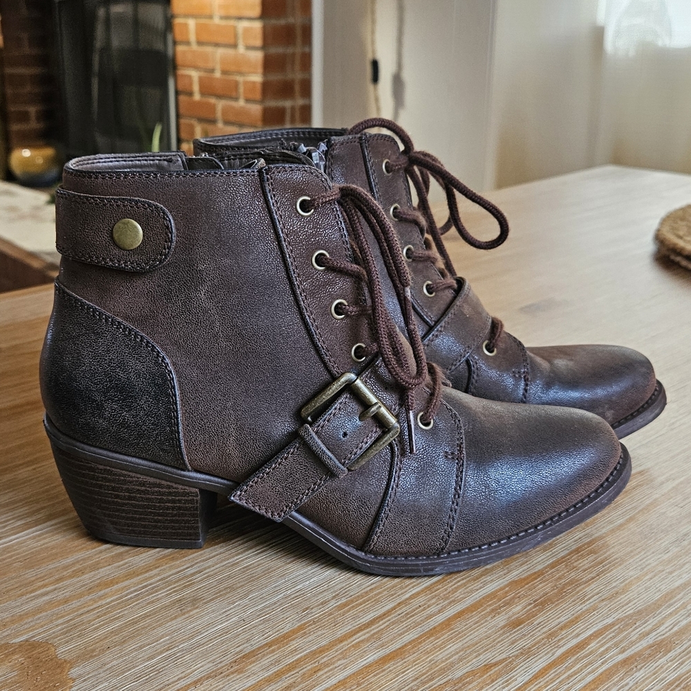 Brown Booties 🤎